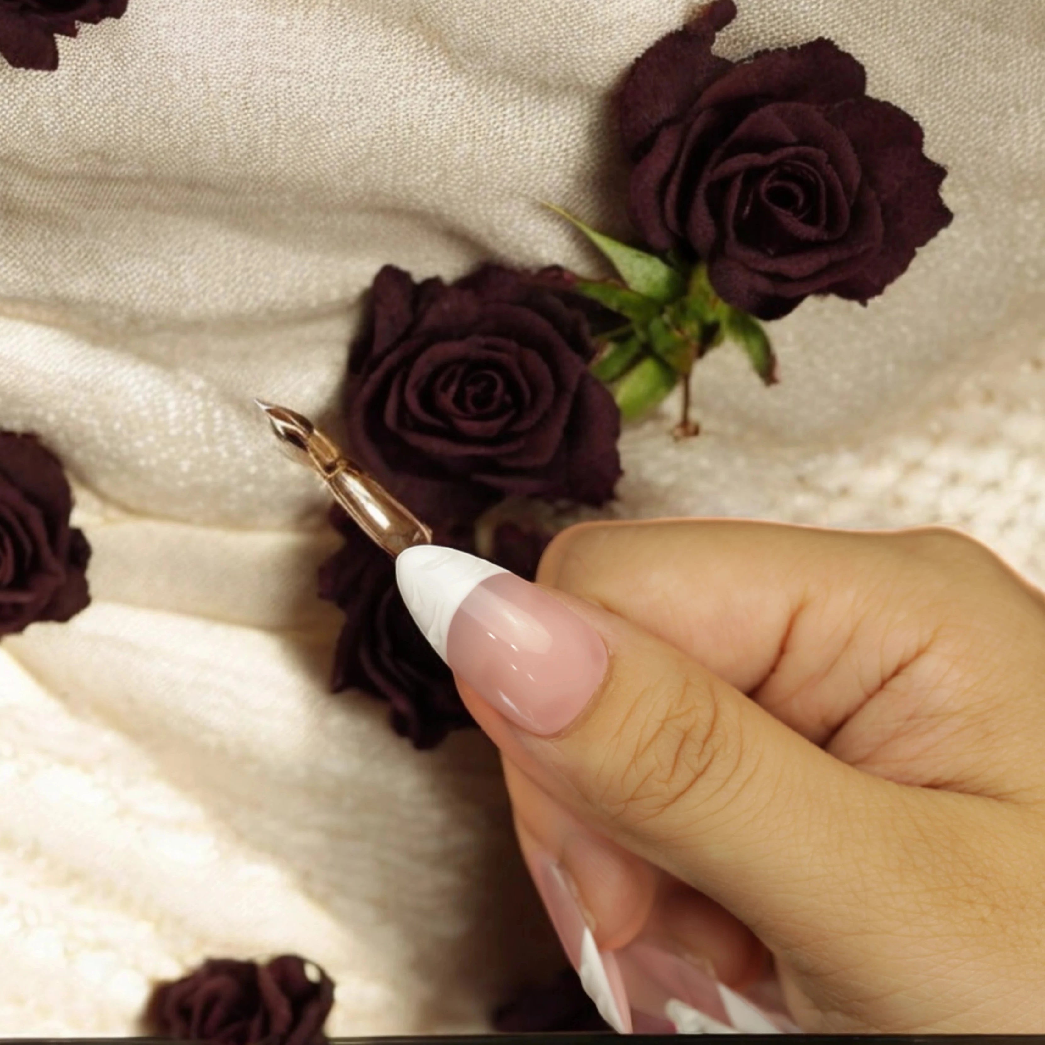 Ribbon Waves - Dress For Nails - Press On Nails