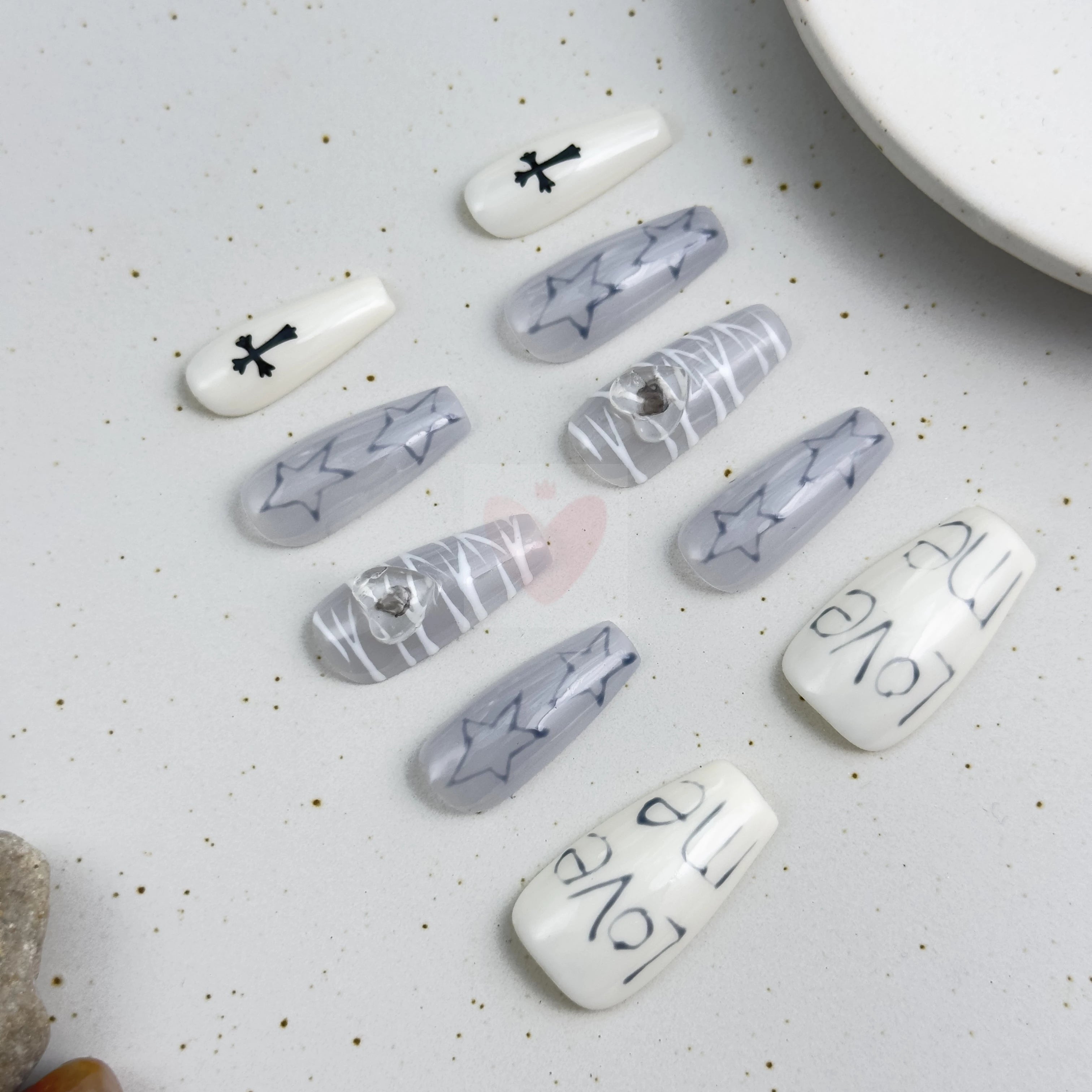 Chic Monochrome - Dress For Nails - Press On Nails