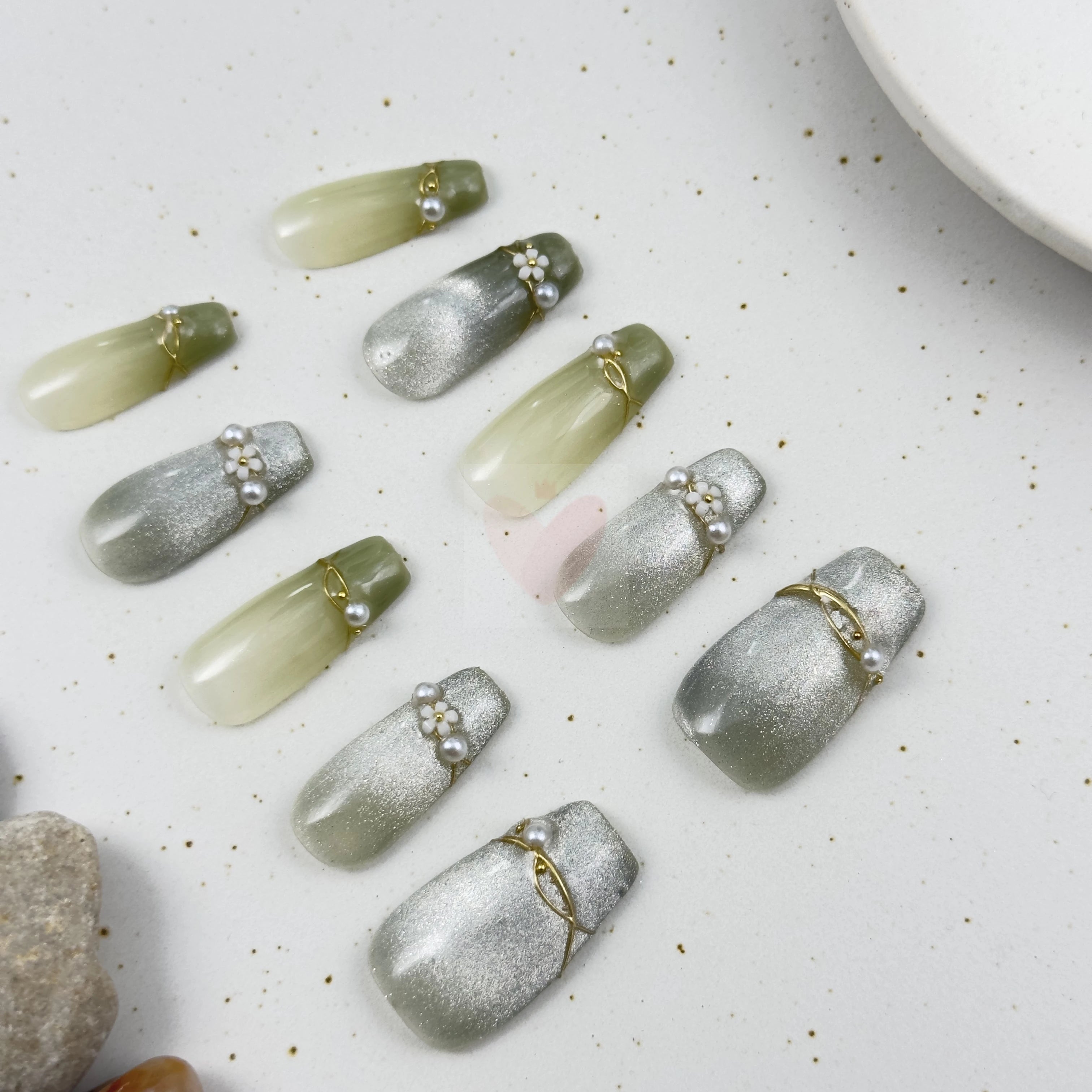 Silver Cat Eye Elegance - Dress For Nails - Press On Nails