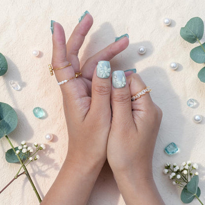 DSC00029 close up of green cat eye press on nails with 3D white flowers