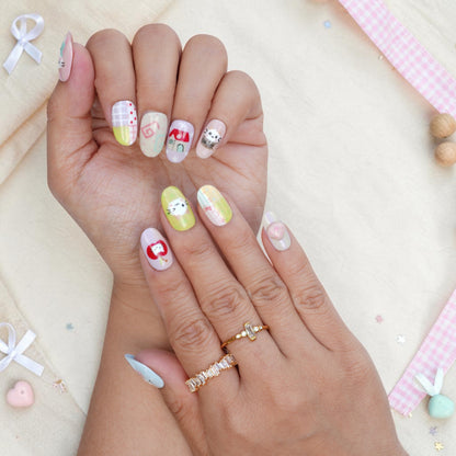 Round pastel press on nails with cute kitten and apple art