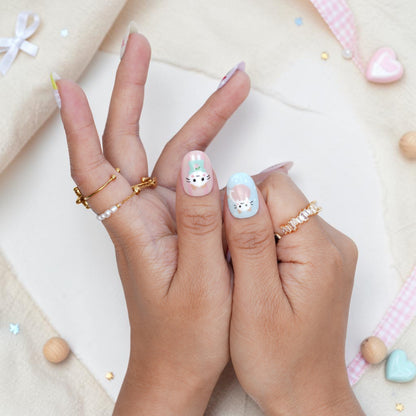 Blue press on nail with a cute hand painted kitten